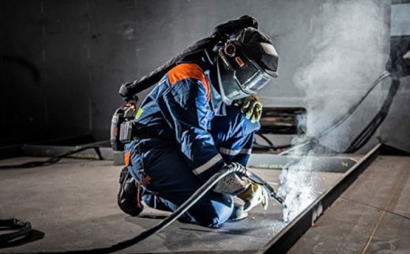 電焊作業(yè)中，哪些勞保用品可以保護自身健康